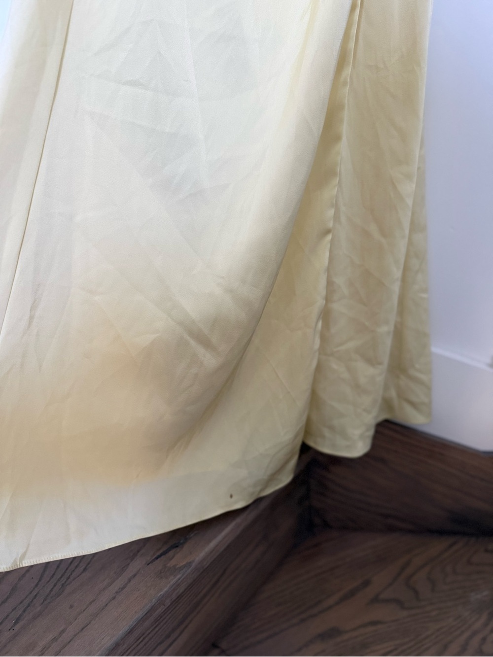 Butter Yellow Satin V-Neck Maxi Dress Gown - US 4 (A4) - Picture 5 of 7